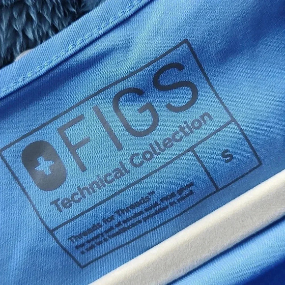 Figs women's ceil blue Cairo cargo skinny scrub pants and one pocket top… - Picture 4 of 4